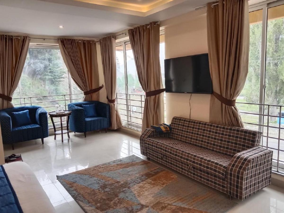 Manila Heights Hotel Naran Exteriör bild